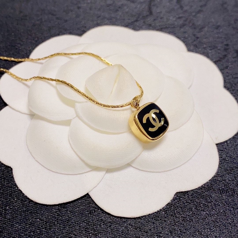 Ch**el necklaces